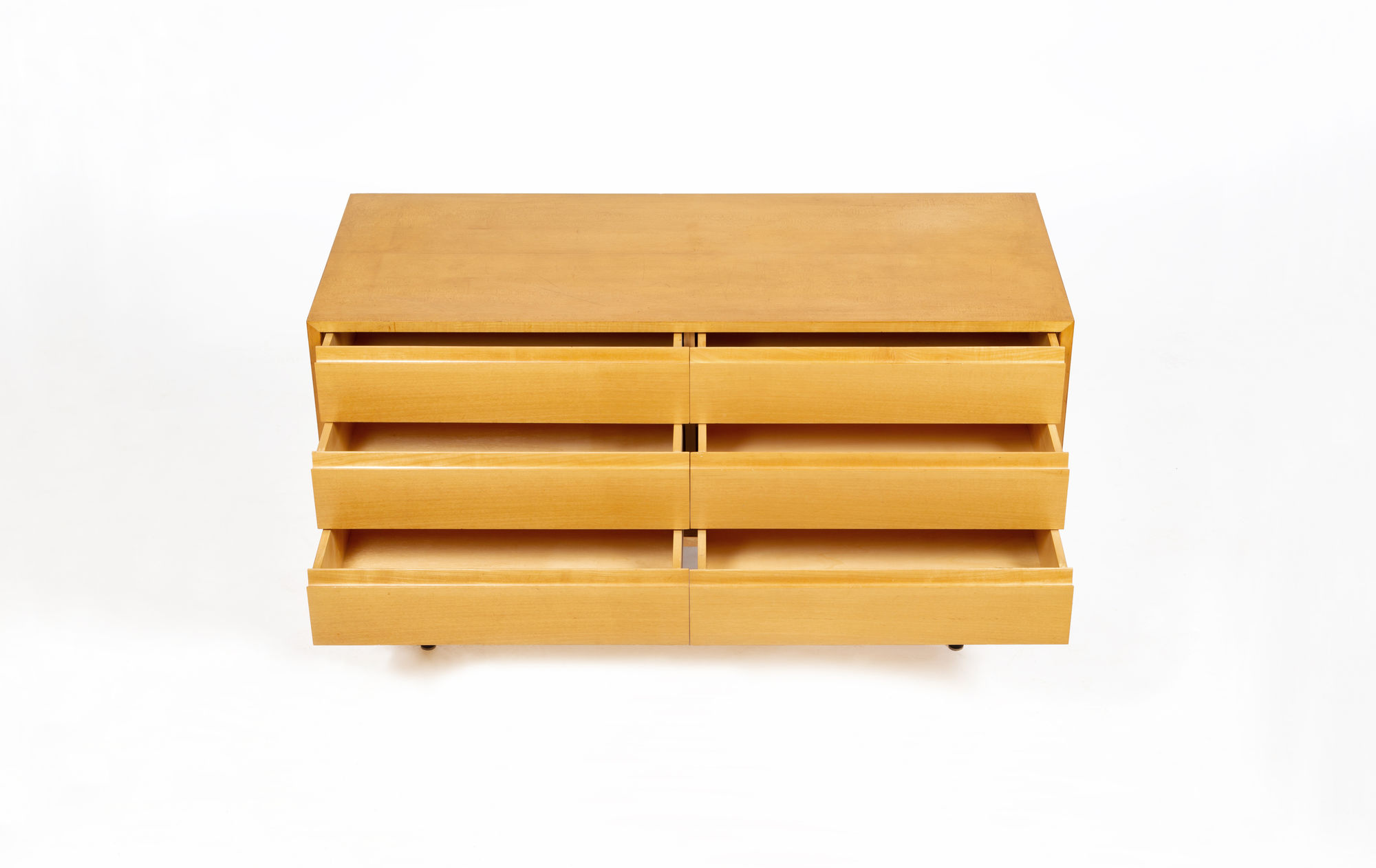 Kurt Thut Chest