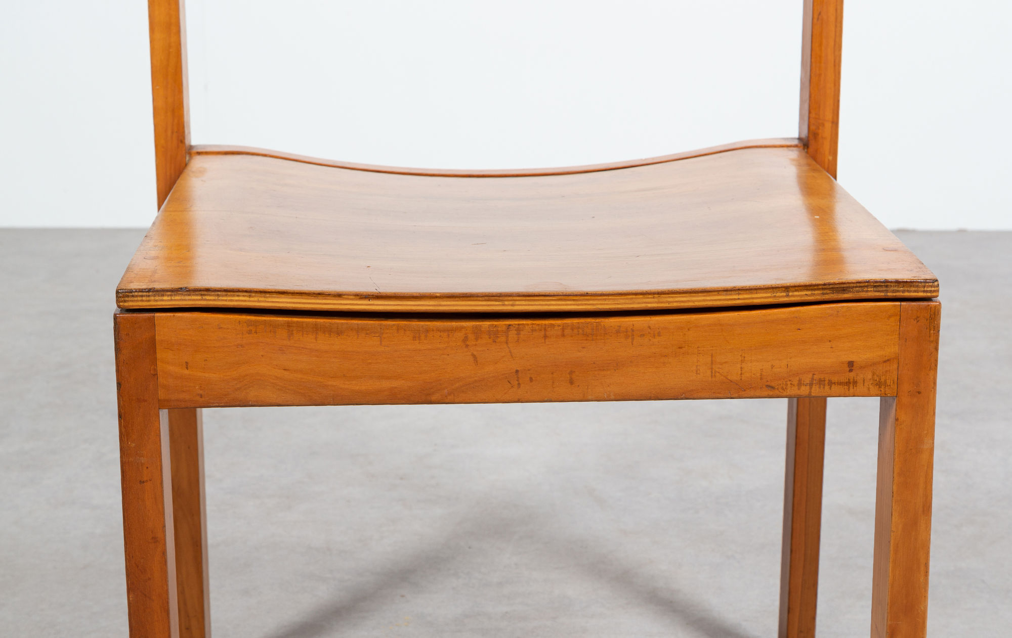 Toni Bee chairs