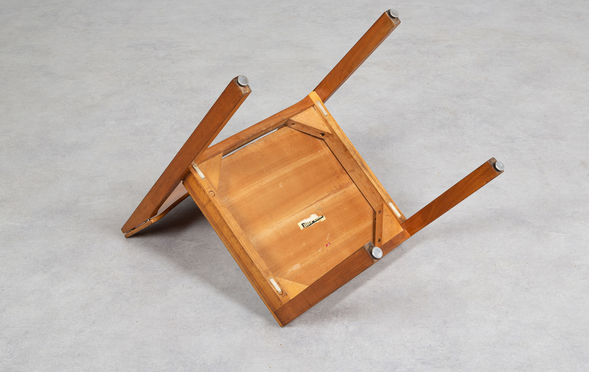 Toni Bee chairs