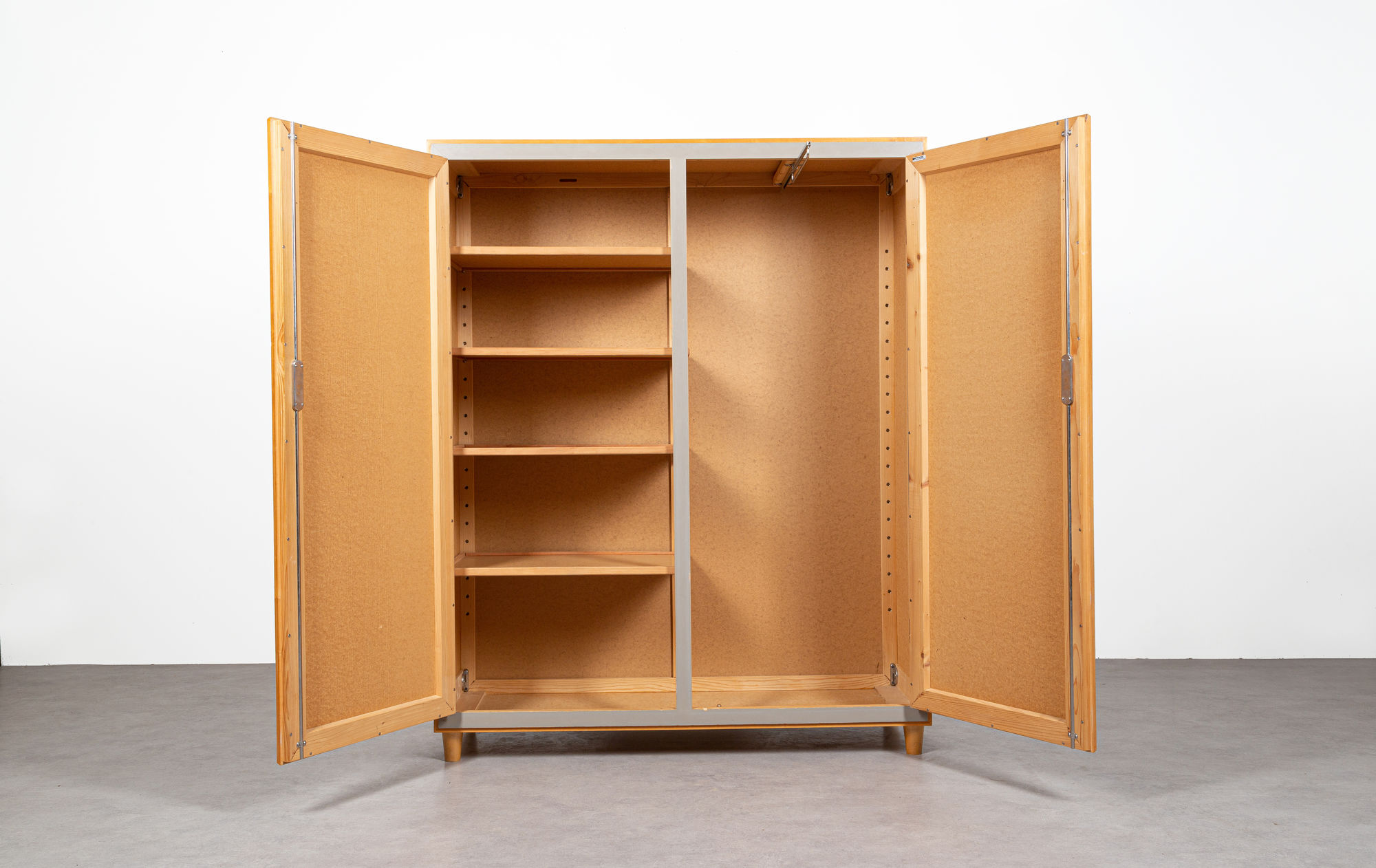 Willy Guhl Pavatexschrank