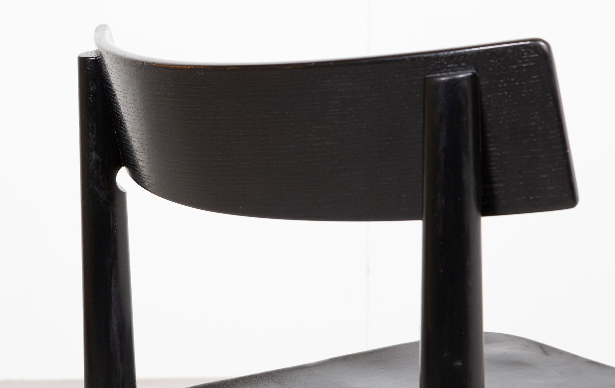 Willy Guhl chairs Museum Rietberg