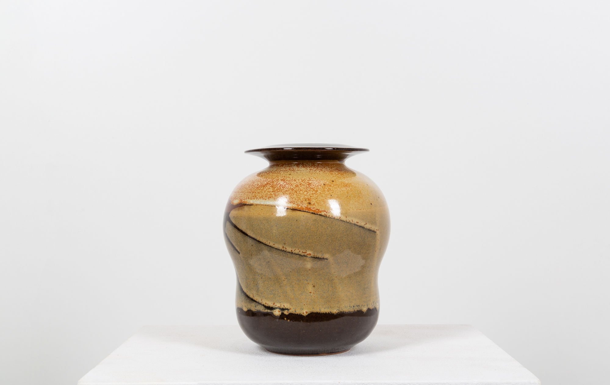 DANIEL DE MONTMOLLIN ceramic vase