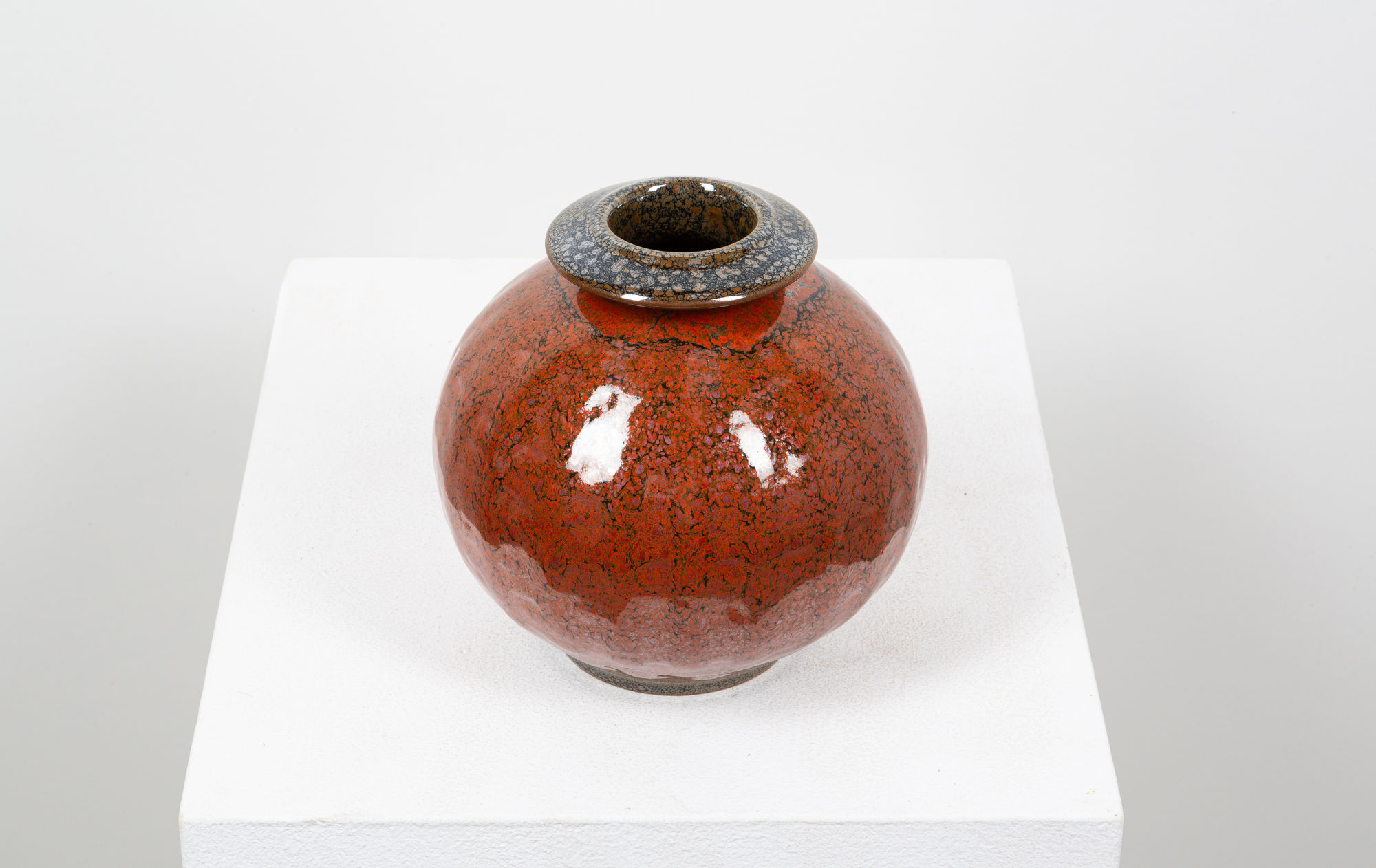 DANIEL DE MONTMOLLIN ceramic vase