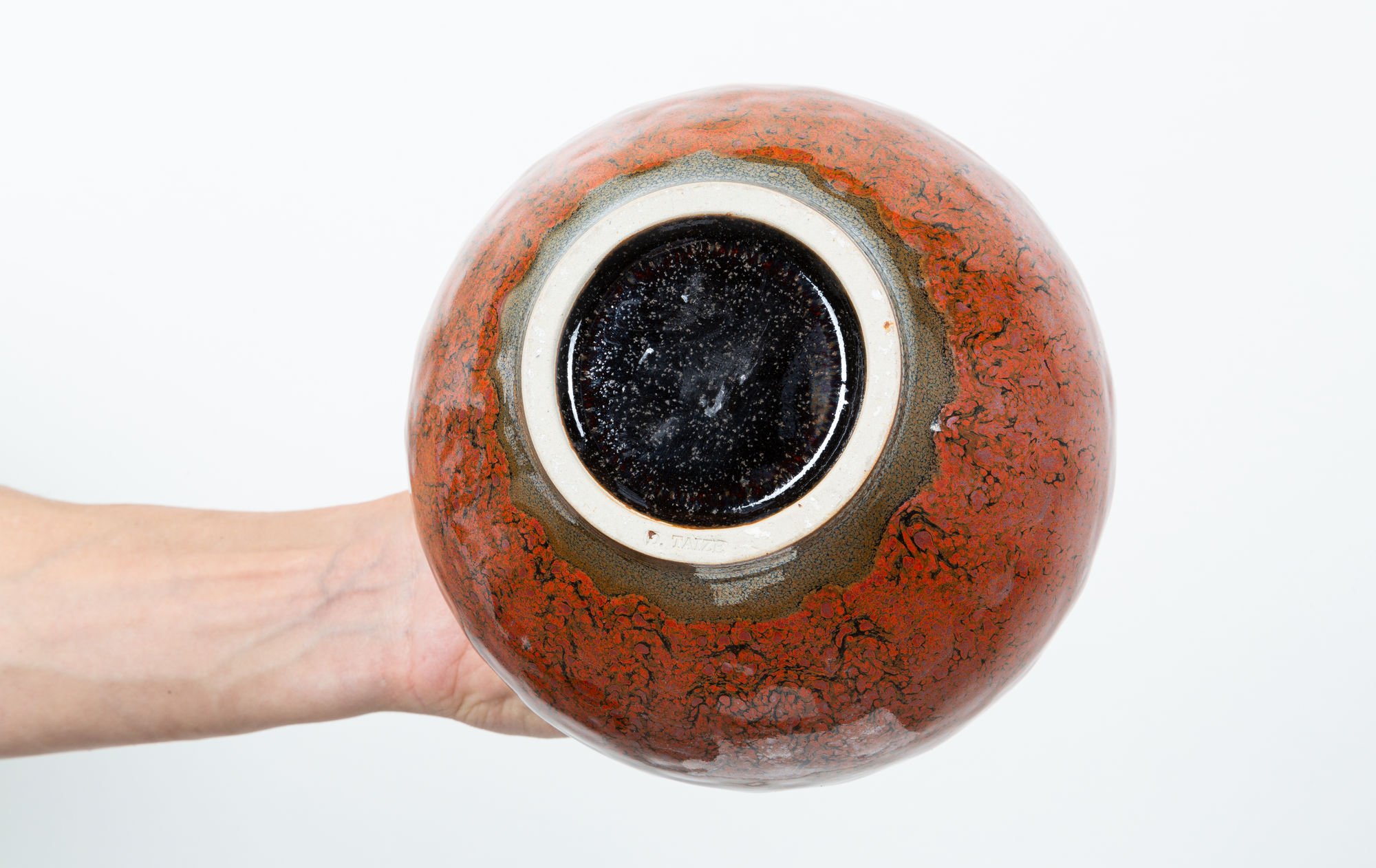 DANIEL DE MONTMOLLIN ceramic vase