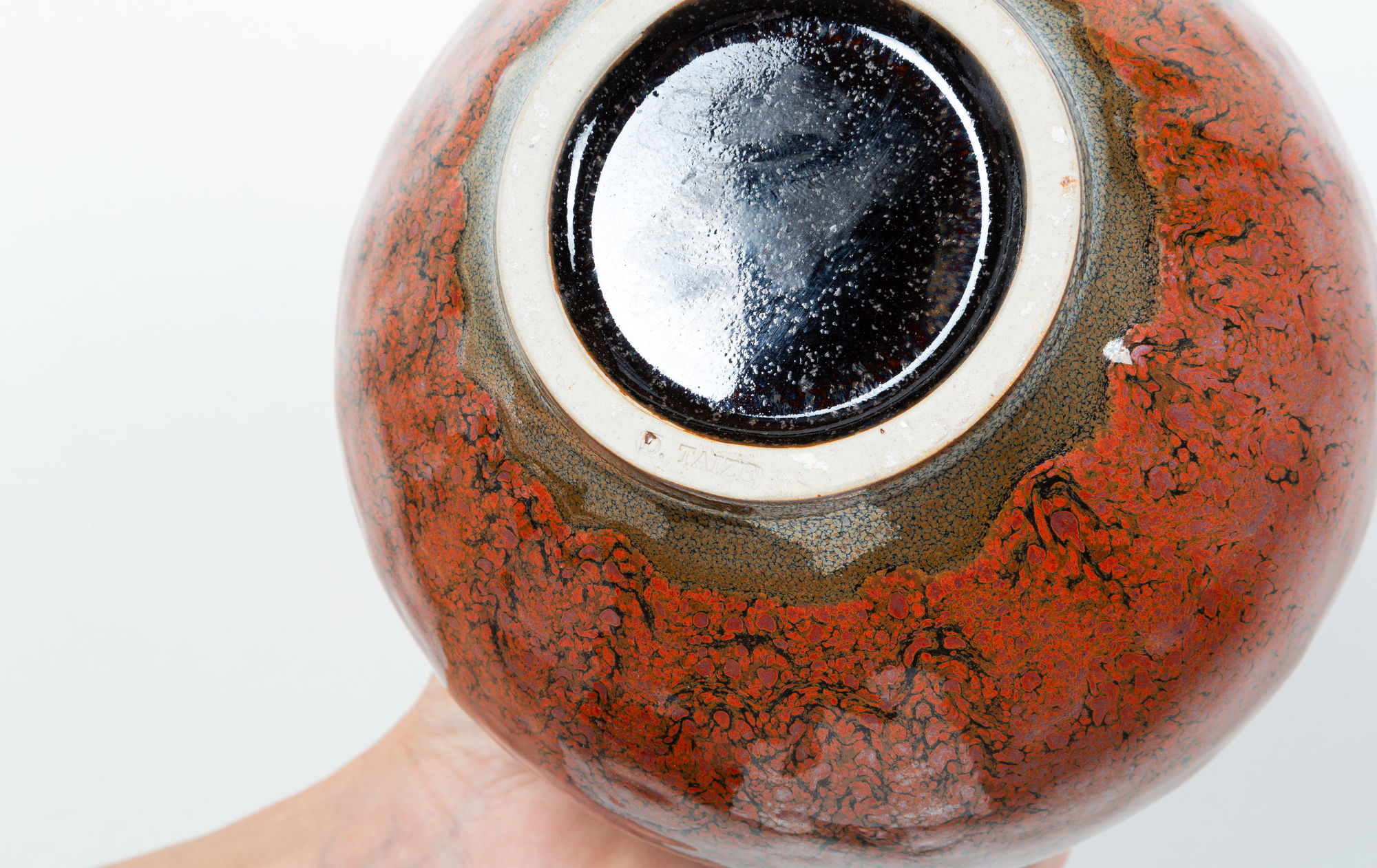 DANIEL DE MONTMOLLIN ceramic vase