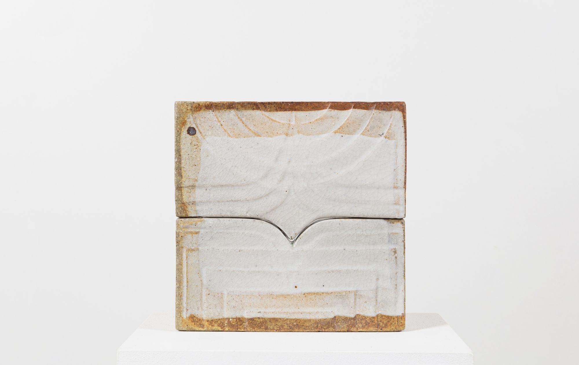 Ceramic stele by ceramist Claude Presset