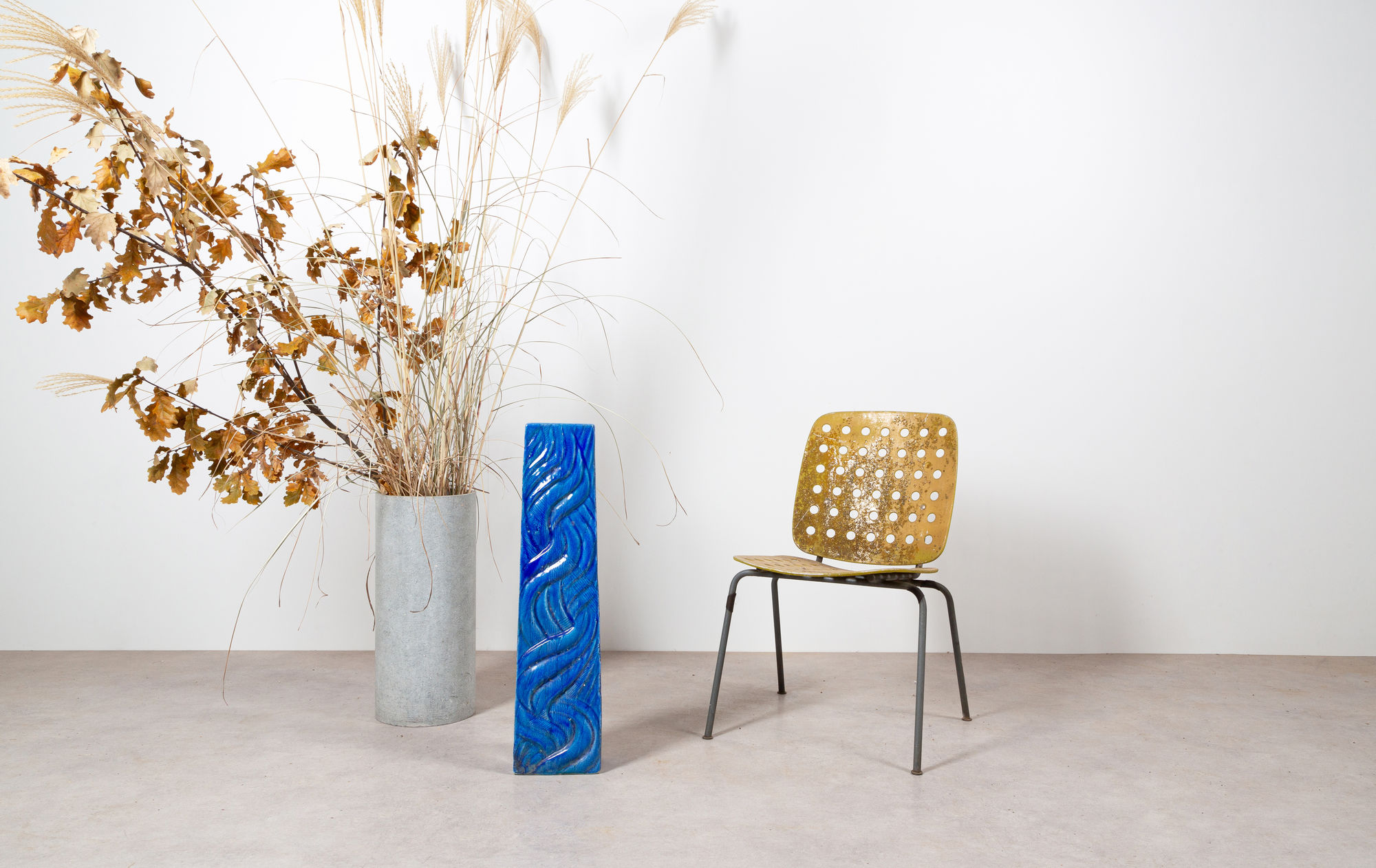 Ceramic "rivière" stele by ceramist Claude Presset