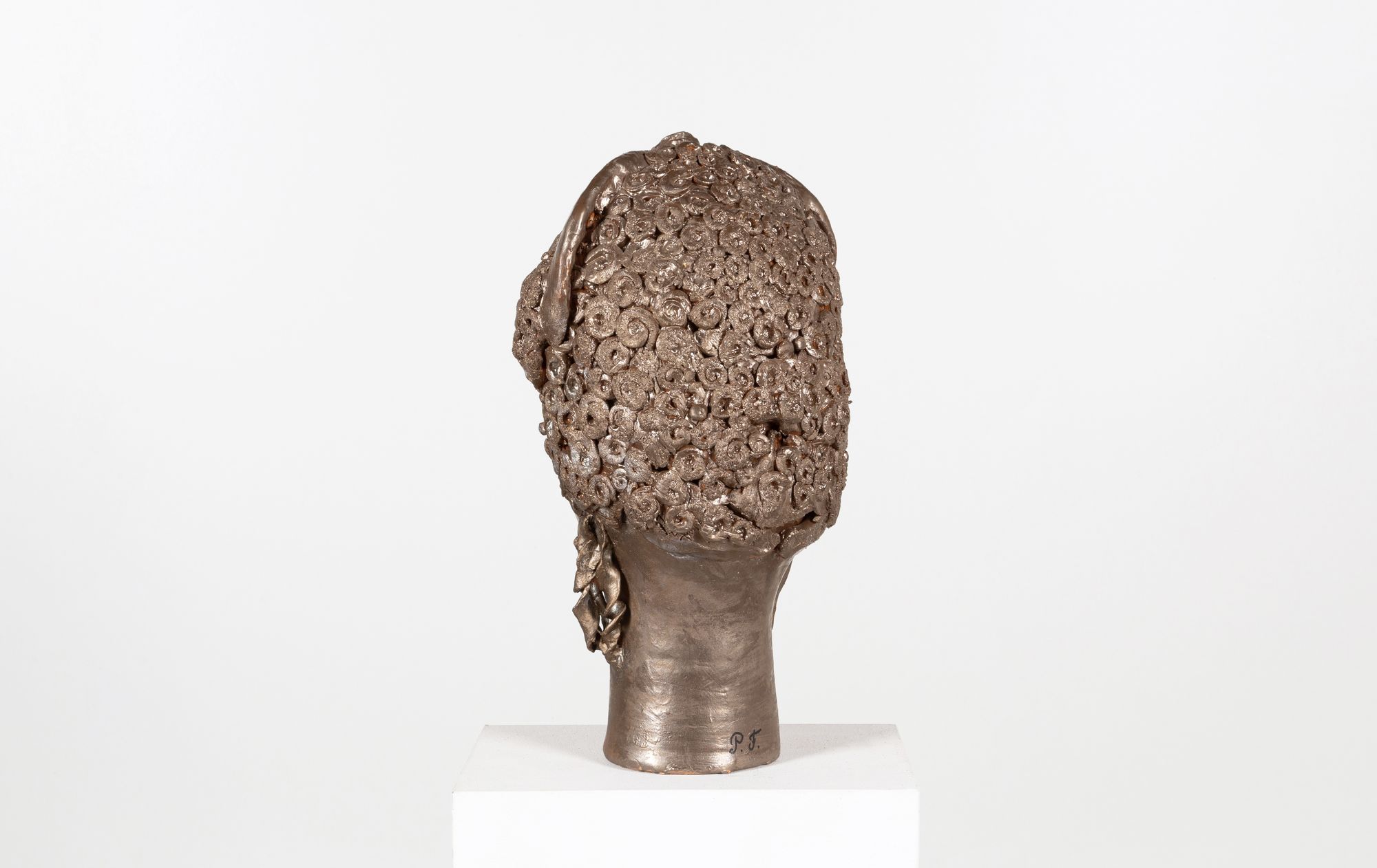 Large ceramic sculpture "Lune de Venise" by artist Pierrette Favarger