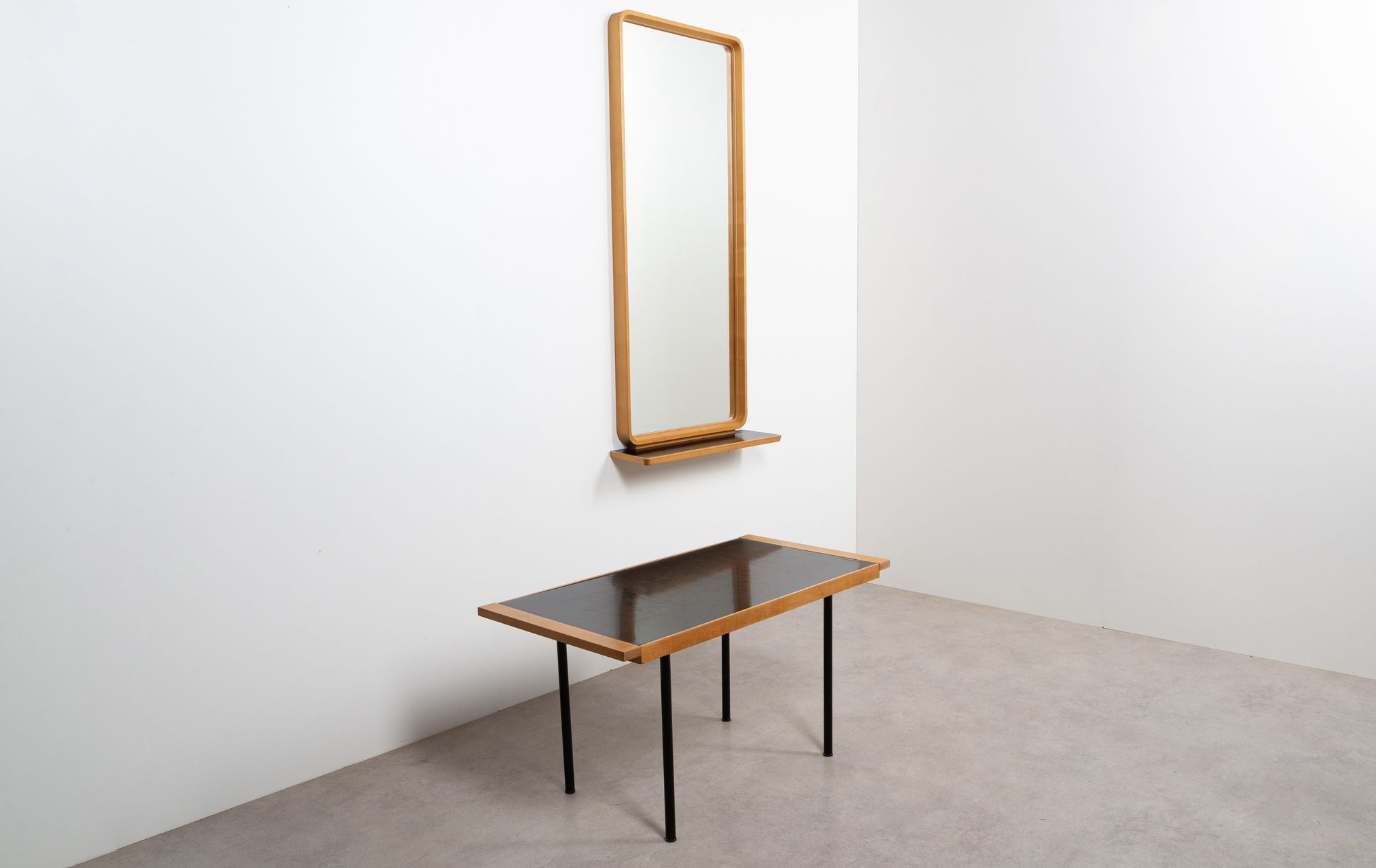 Mirror swiss design