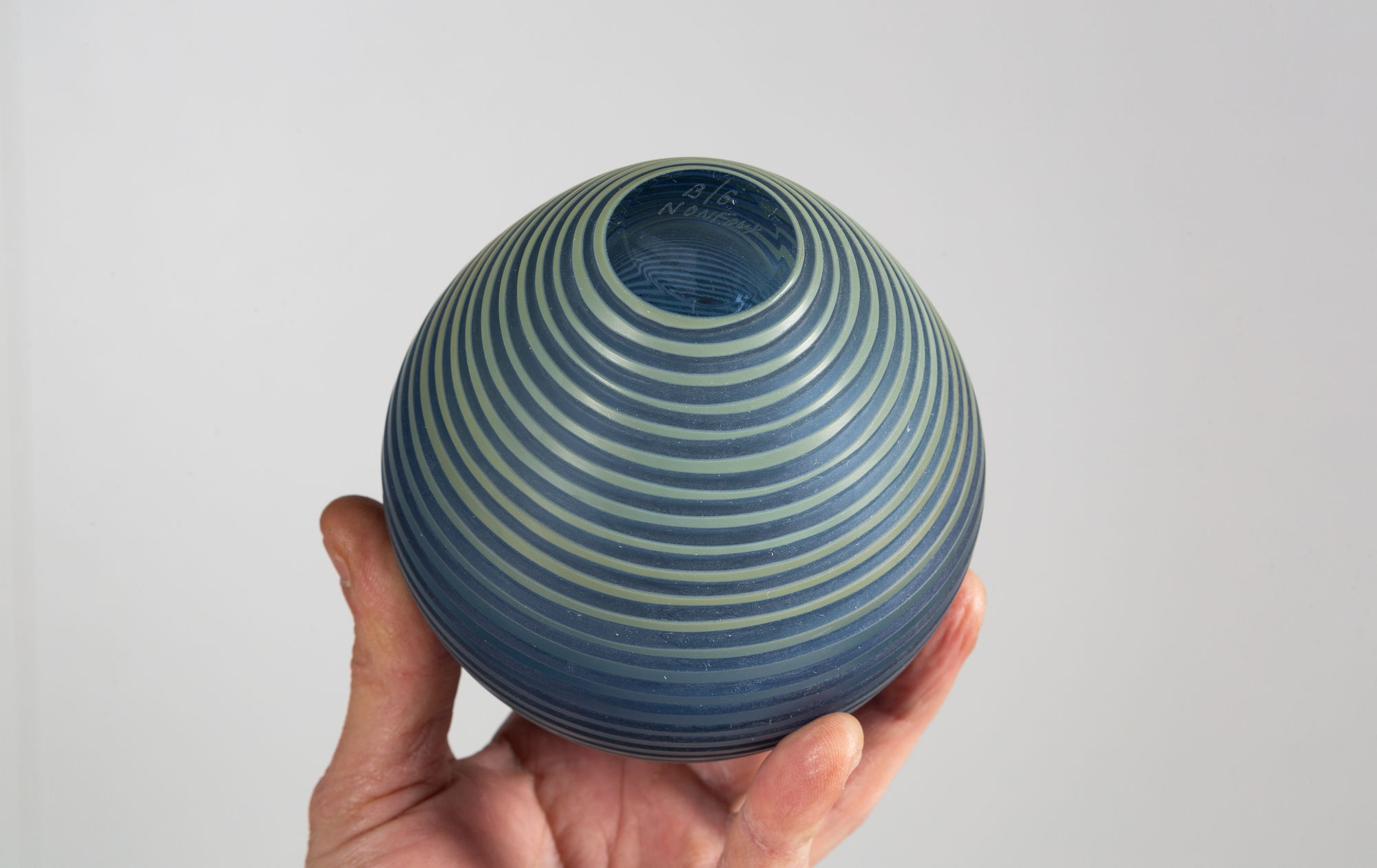 glass vase Baldwin&Guggisberg