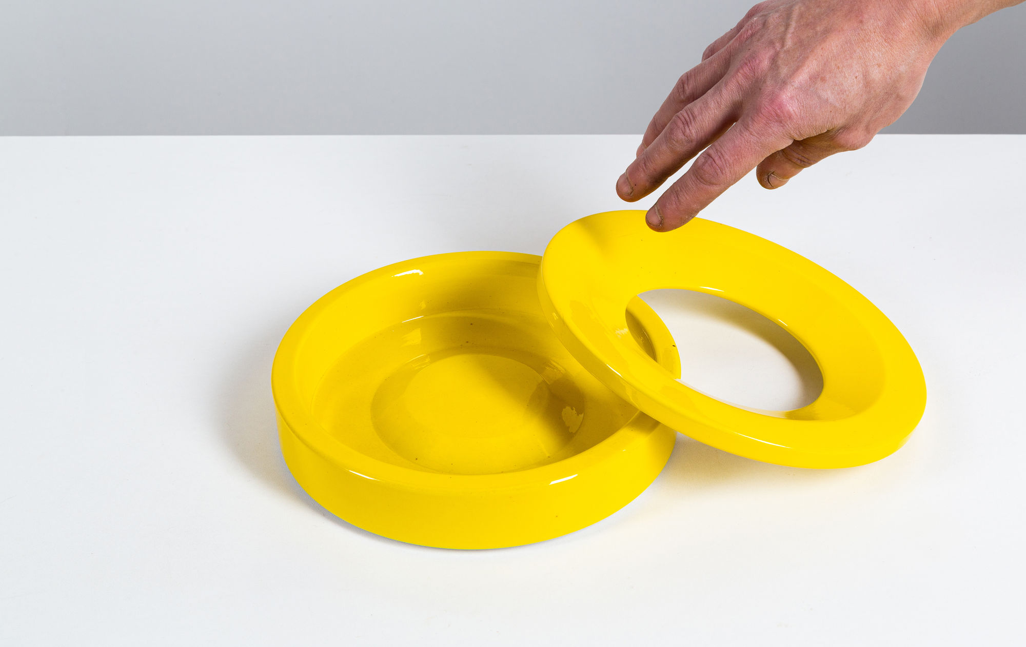 Angelo Mangiarotti ceramic ashtray 