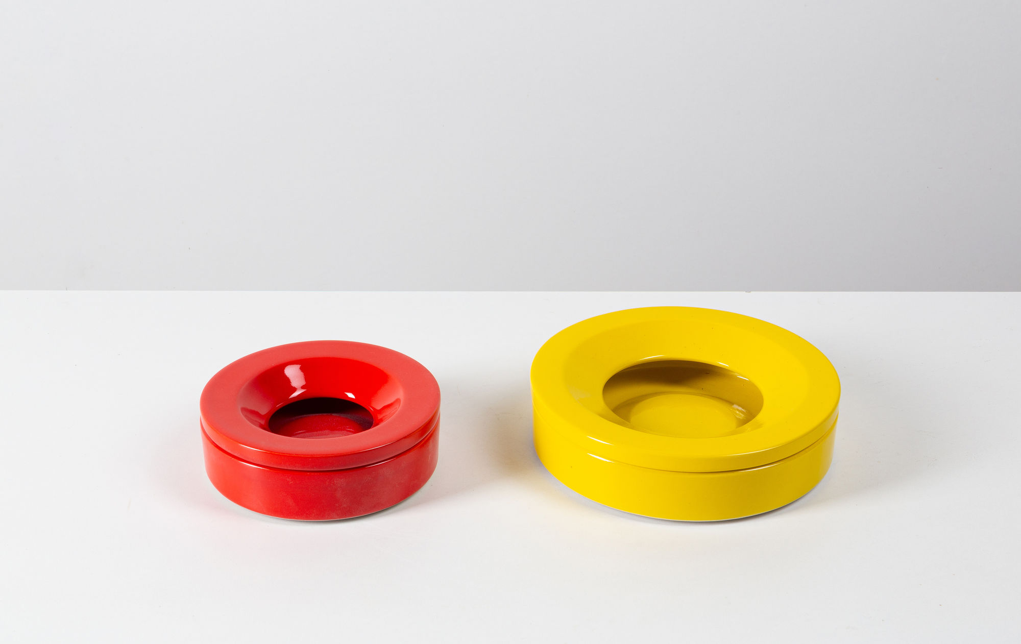 Angelo Mangiarotti ceramic ashtray 
