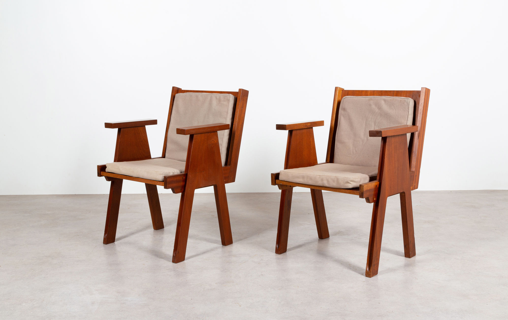 Angelo Mangiarotti Club 44 chairs