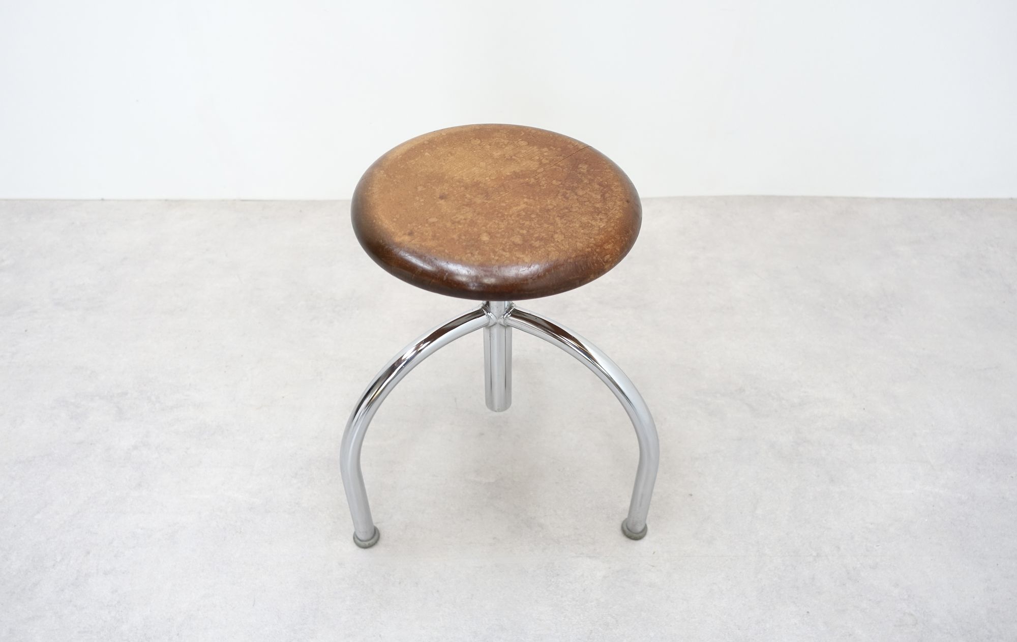 modernist stool 30s Bigla Margarete Schütte-Lihotzky