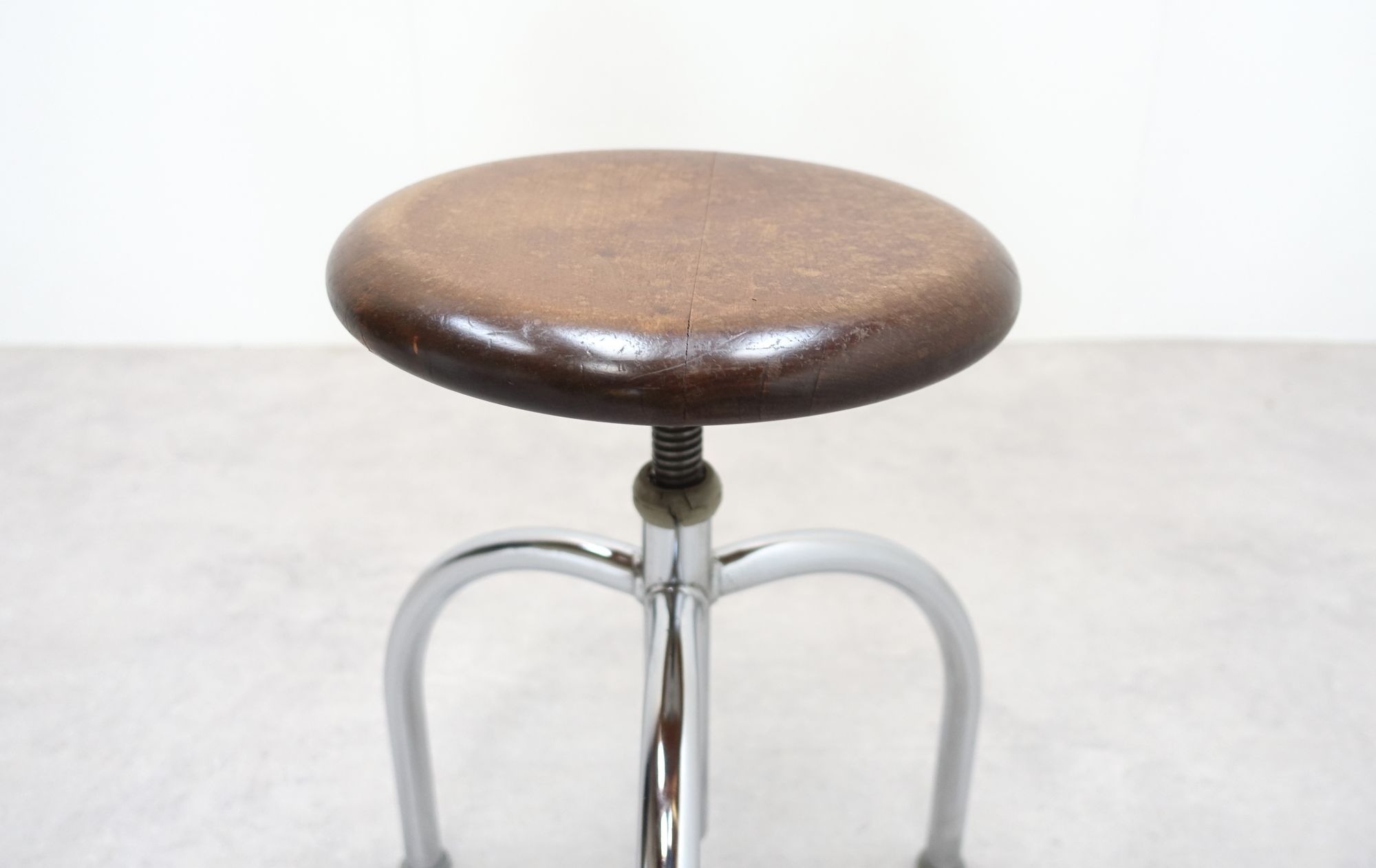 modernist stool 30s Bigla Margarete Schütte-Lihotzky
