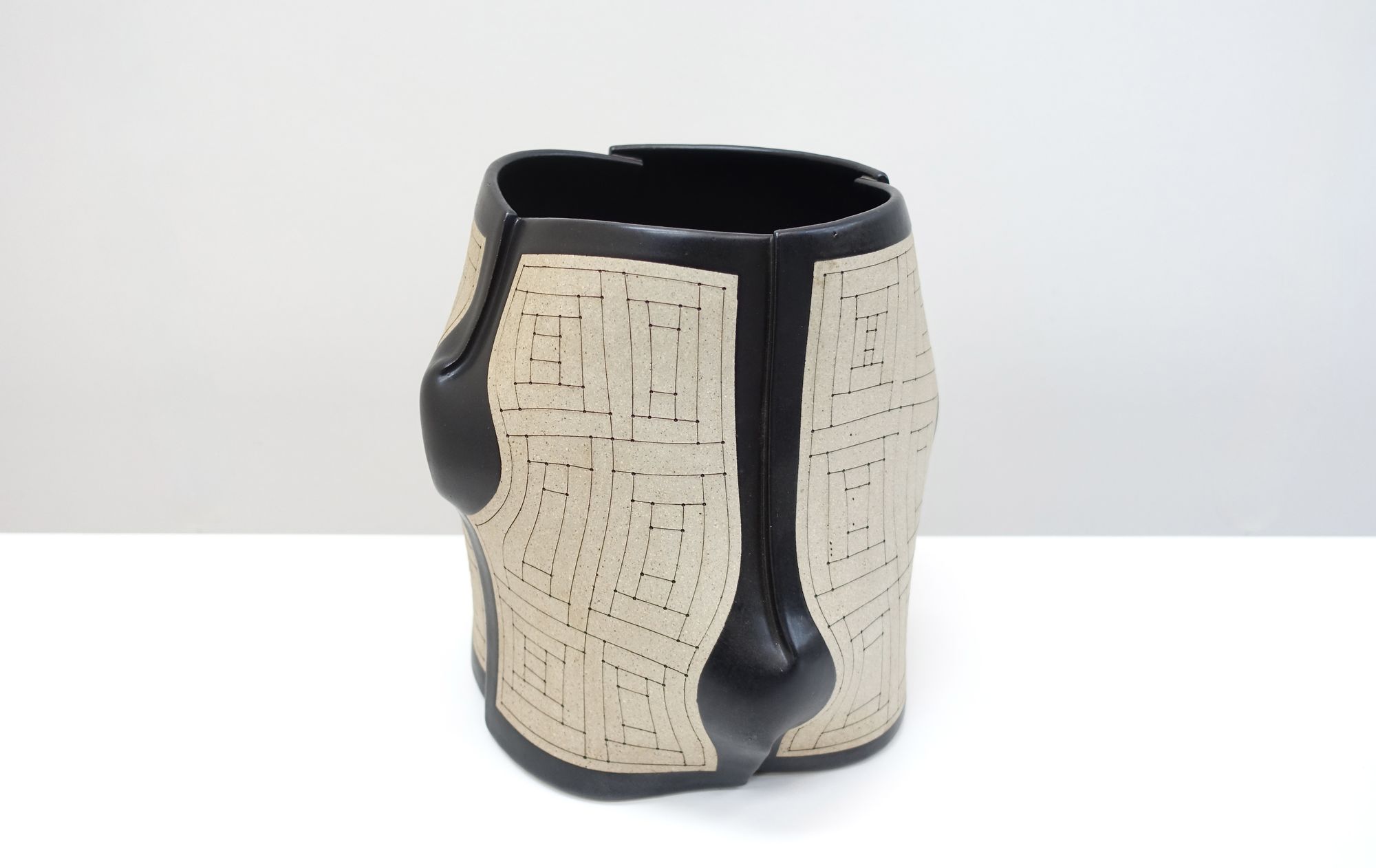 Ceramic vase Gustavo Perez '90s