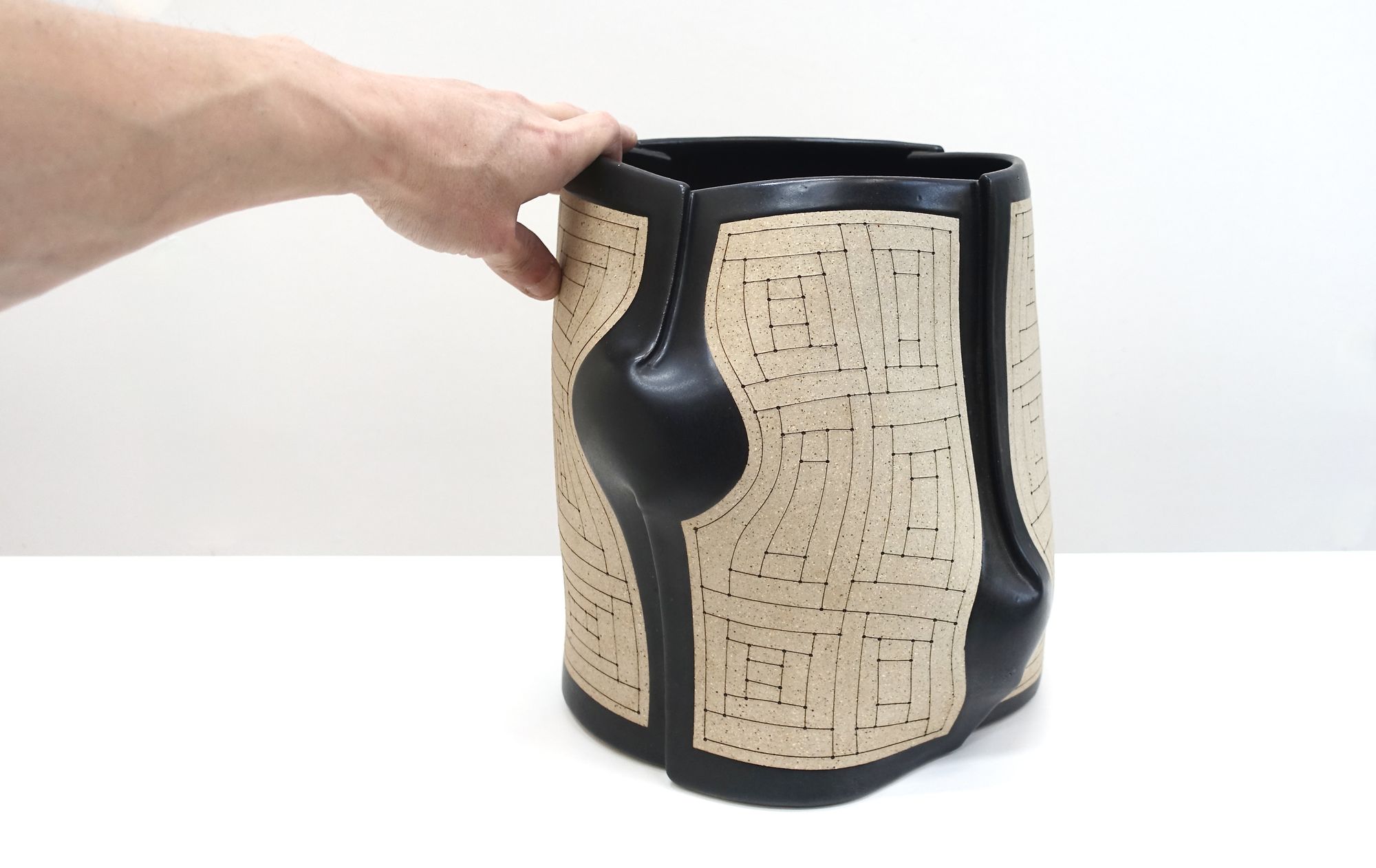 Ceramic vase Gustavo Perez '90s