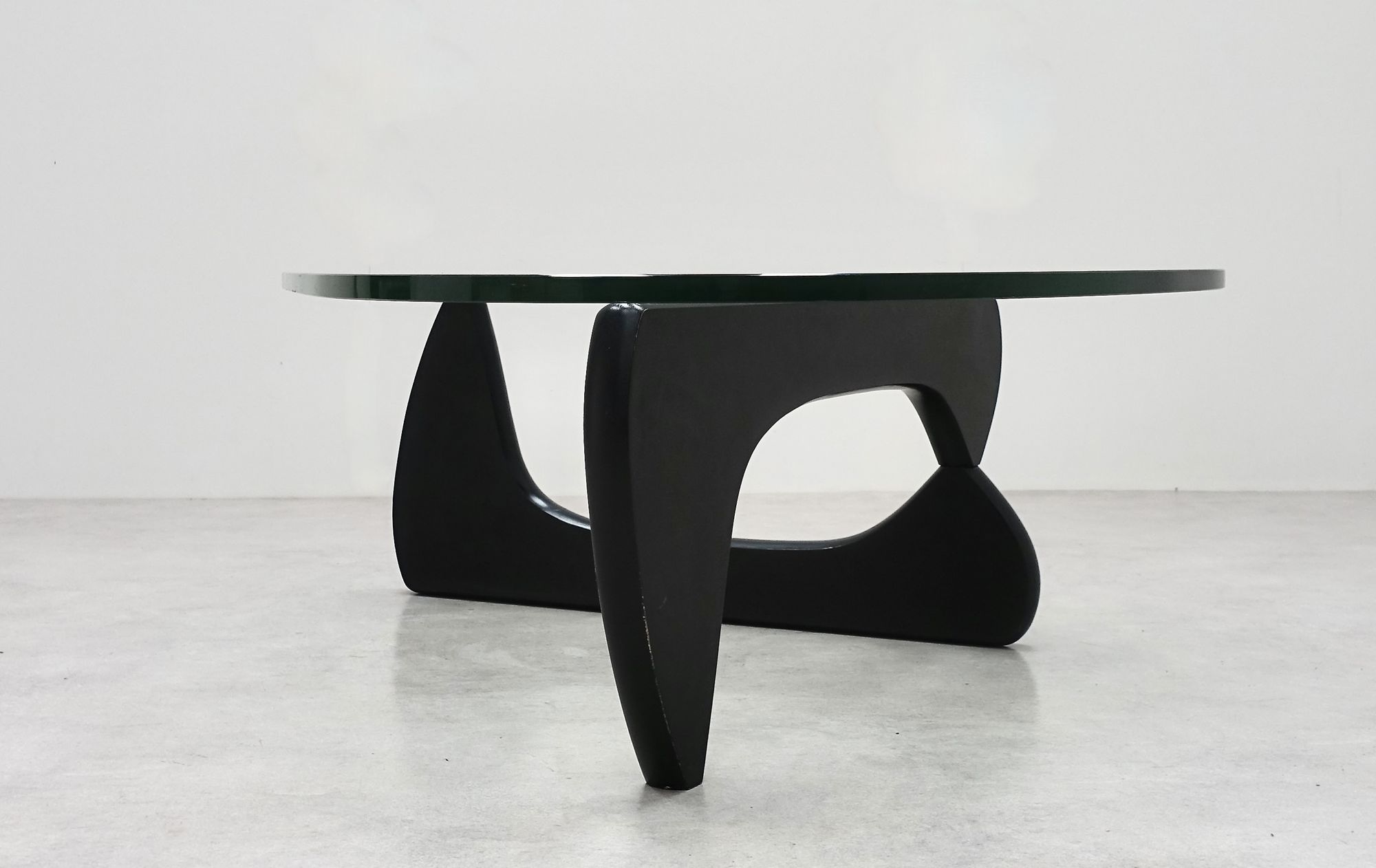 In-50 coffee table Isamu Noguchi Herman Miller 60s