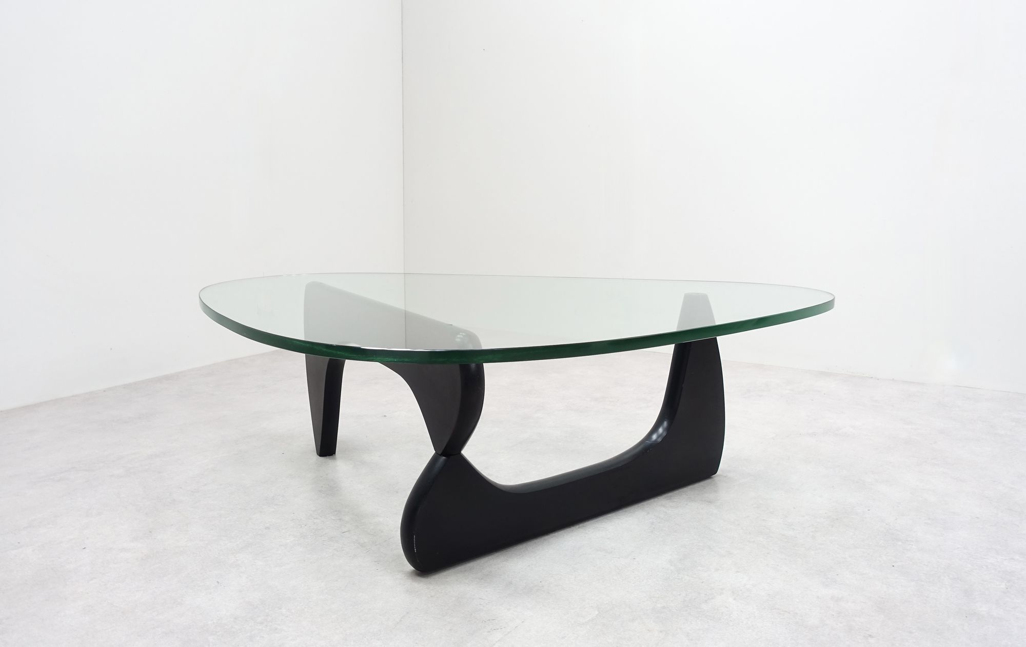 In-50 coffee table Isamu Noguchi Herman Miller 60s