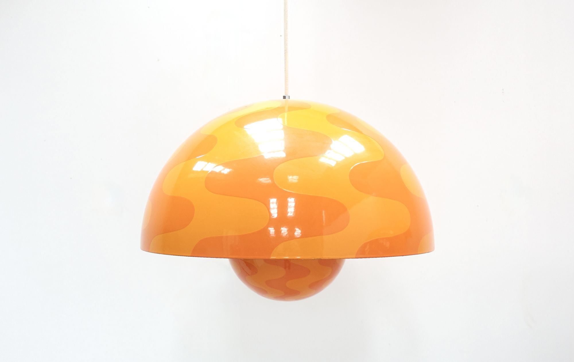 Big Flowerpot Verner Panton pendant lamp 1969 Poulsen