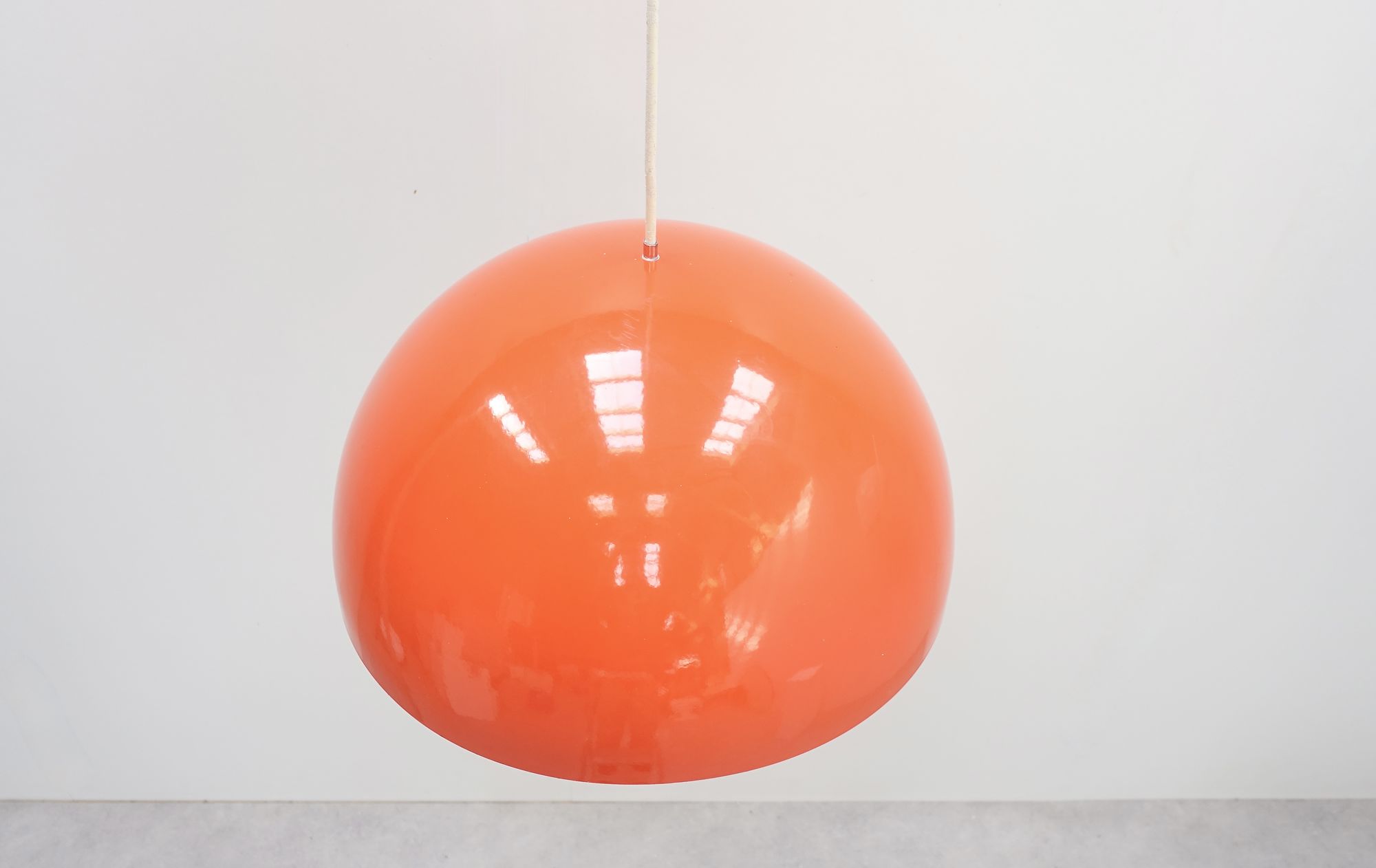 big flower pot lamps Verner Panton Poulsen 70s