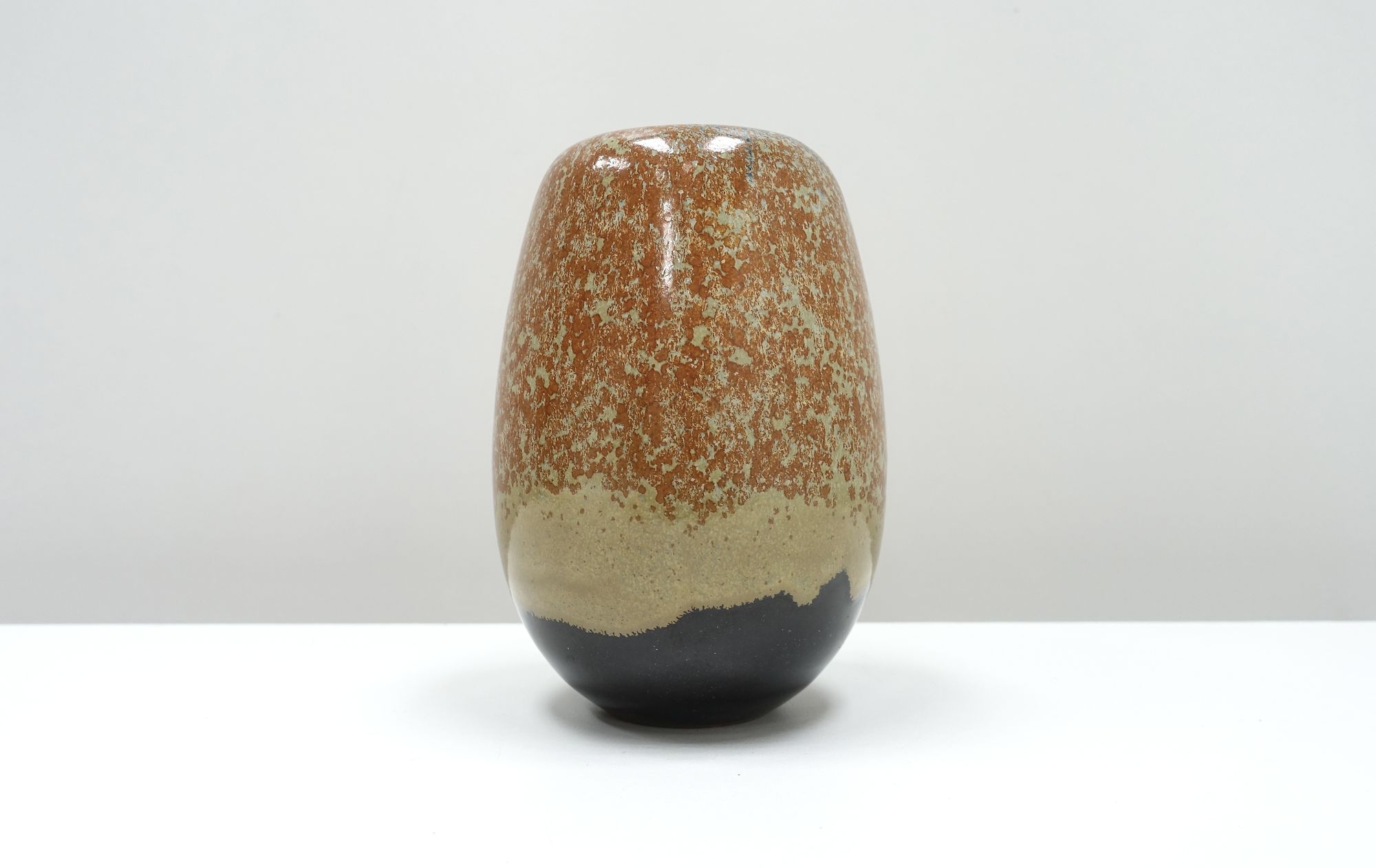 ceramic vase Daniel de Montmollin