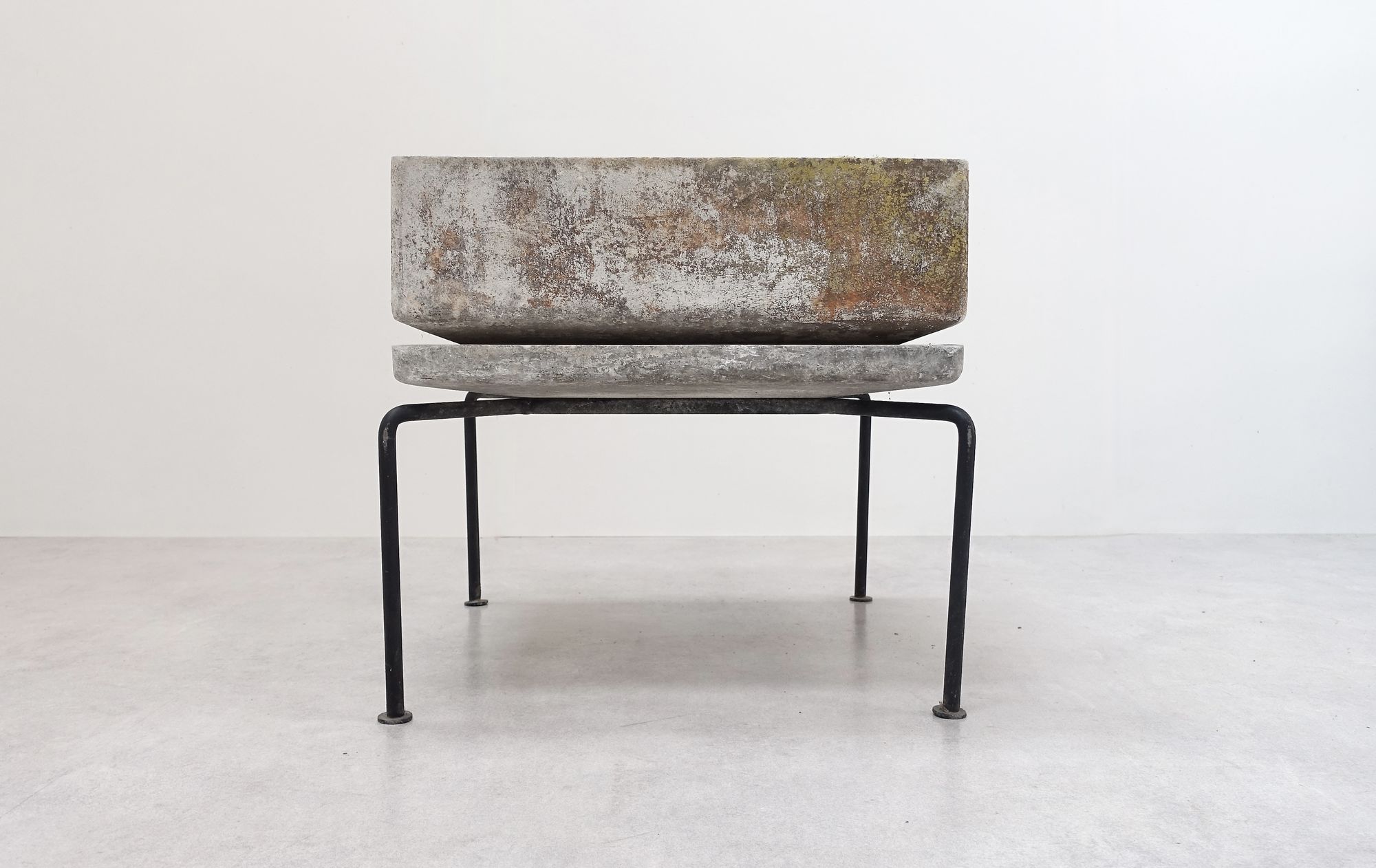 flower pots Bruno Rey 60s Eternit AG Swiss design