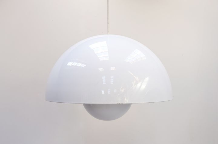 big flower pot lamps Verner Panton Poulsen 70s